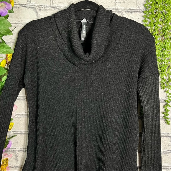 **💙2/$40💙Design Lab Lord & Taylor Black Cowl Neck Sweater Size Large - Picture 4 of 16